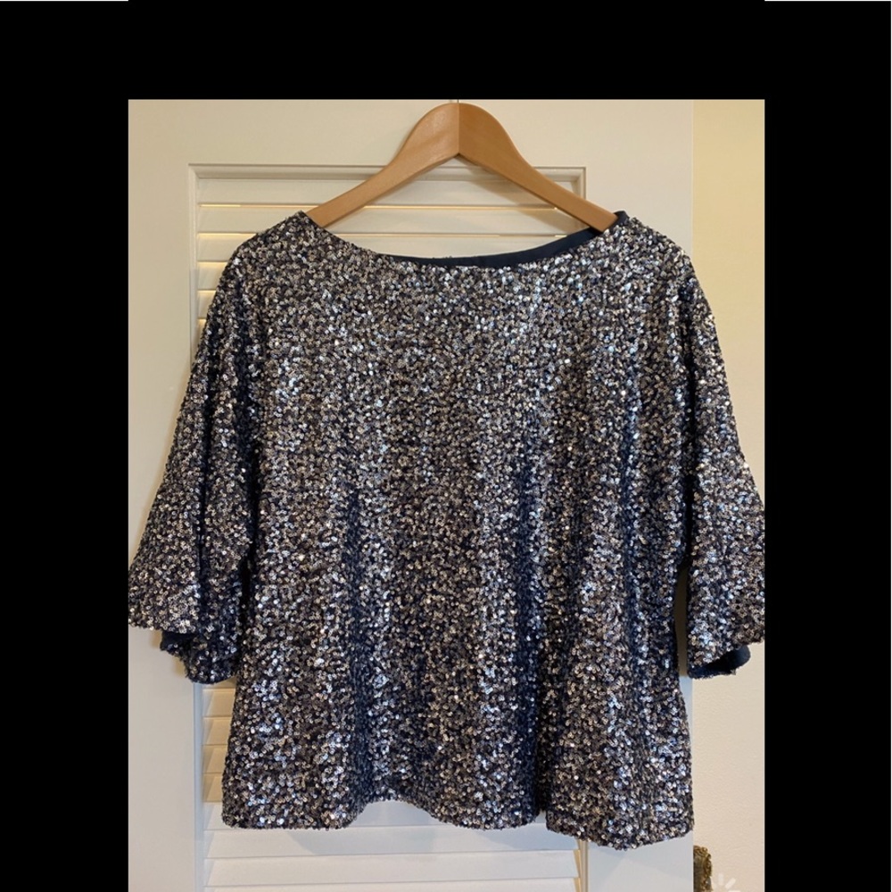 Gap flip sequence blouse